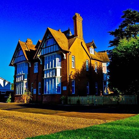 Gatwick Inn Хорли Екстериор снимка