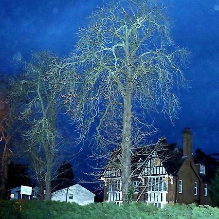 Gatwick Inn Хорли Екстериор снимка
