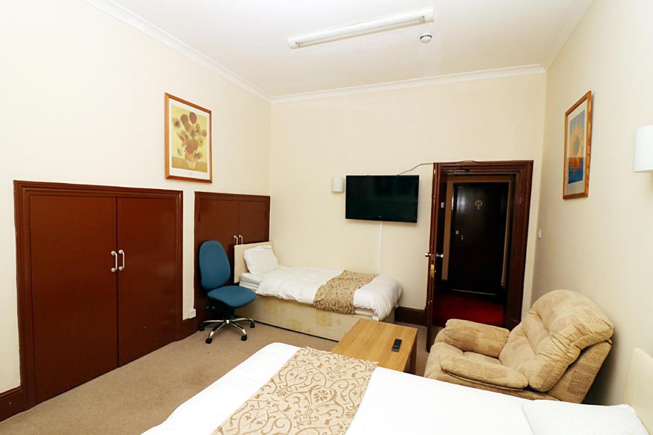 Gatwick Inn Хорли Екстериор снимка