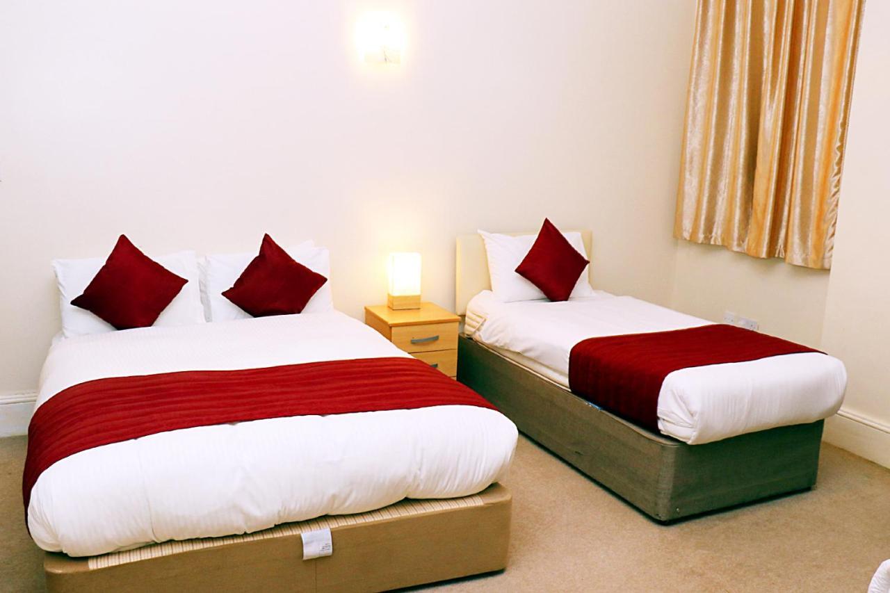 Gatwick Inn Хорли Екстериор снимка