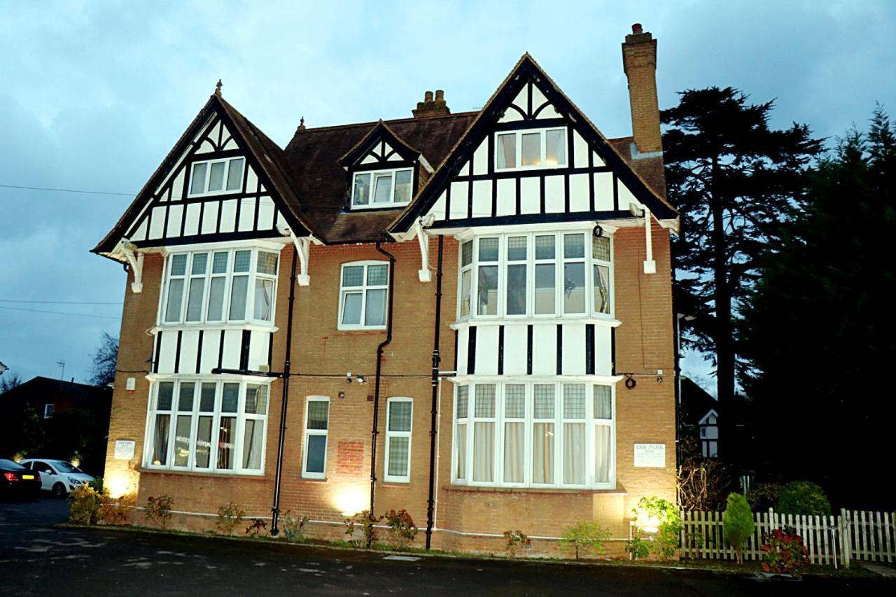Gatwick Inn Хорли Екстериор снимка