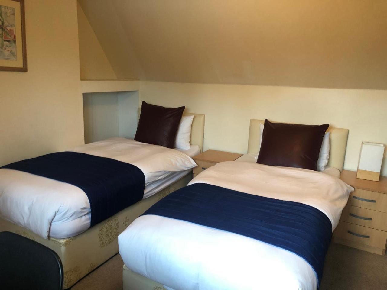 Gatwick Inn Хорли Екстериор снимка